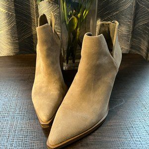 Gigietta Bootie VINCE CAMUTO